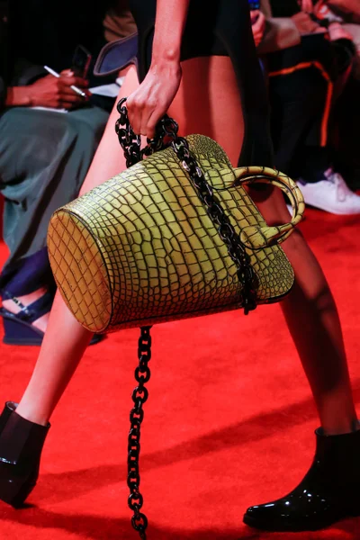 Look 35